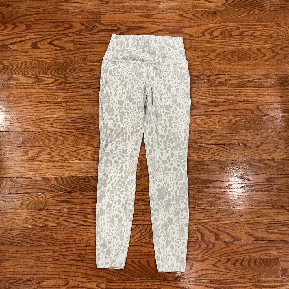 Lululemon leggings size 6